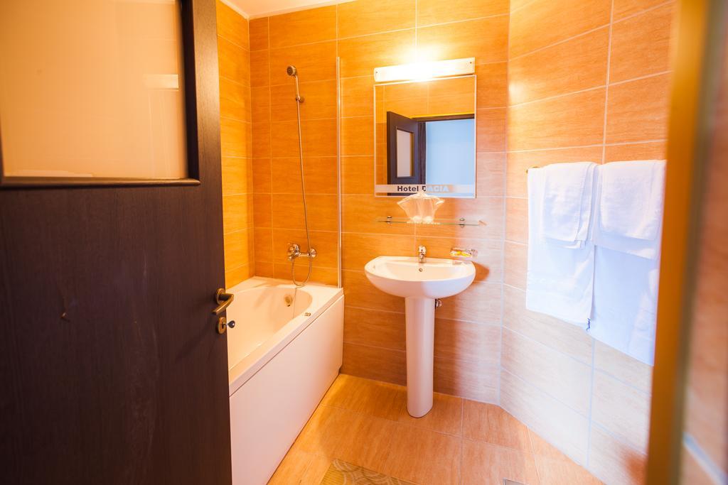 Dacia Hotel Băile Herculane Buitenkant foto